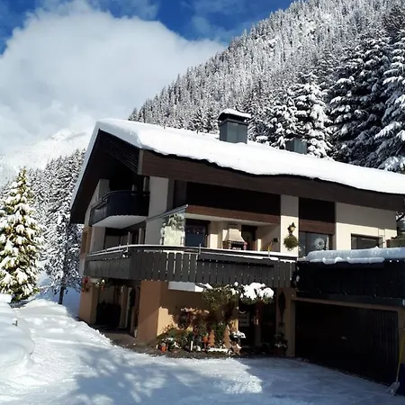 Haus Gueatli Apartmán