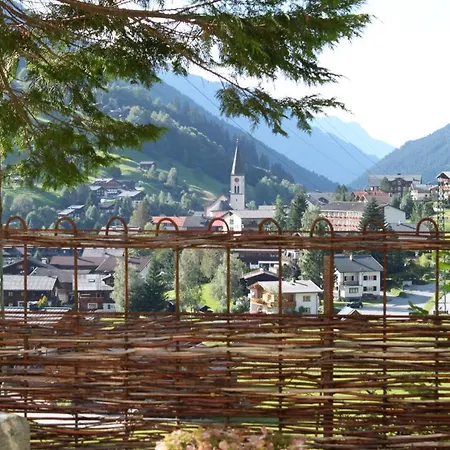 Haus Güatli *