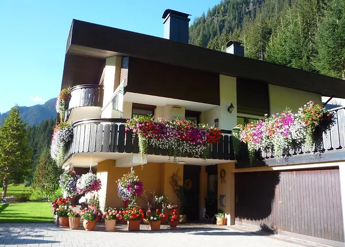 Haus Gueatli Apartment